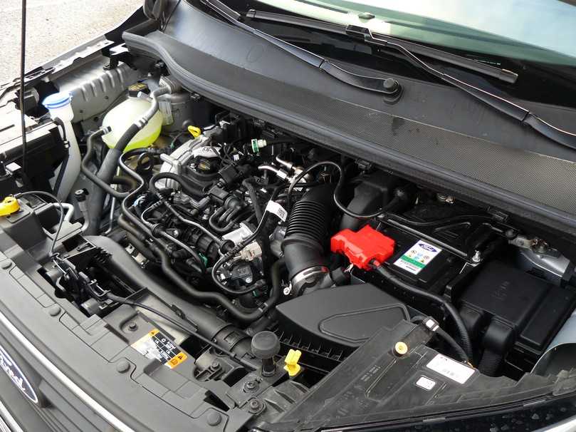 Muntermacher: Agiler 1,0-l-Benziner unter der Haube. | Foto: B_I MEDIEN Muntermacher: Agiler 1,0-l-Benziner unter der Haube. | Foto: B_I MEDIEN