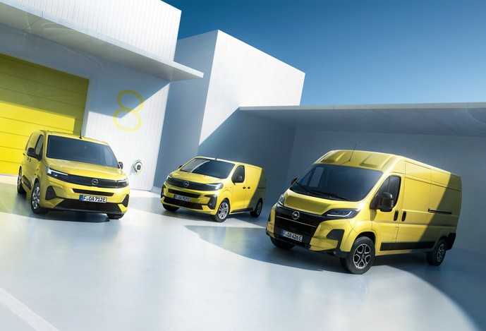 Die neue Opel-Flotte 2024: Der markentypische dunkle „Vizor“ ist nun auch bei den kleineren Ausgaben zu finden. | Foto: Stellantis, Unruh