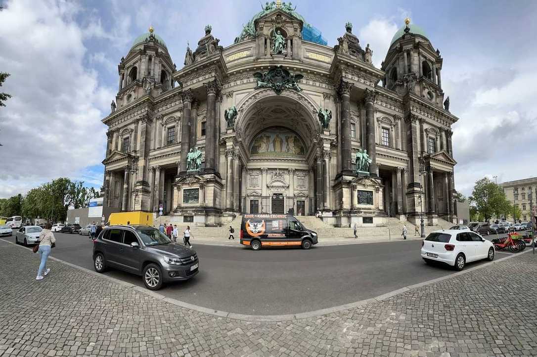 Unter der Gruft: Grundleitungssanierung im Berliner Dom