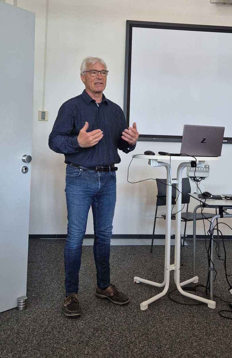 Spartenleiter Enno Thyen gab einen Einblick in die Arbeit der Entsorgungsbetriebe Lübeck. | Foto: B_I/zu Eulenburg Spartenleiter Enno Thyen gab einen Einblick in die Arbeit der Entsorgungsbetriebe Lübeck. | Foto: B_I/zu Eulenburg