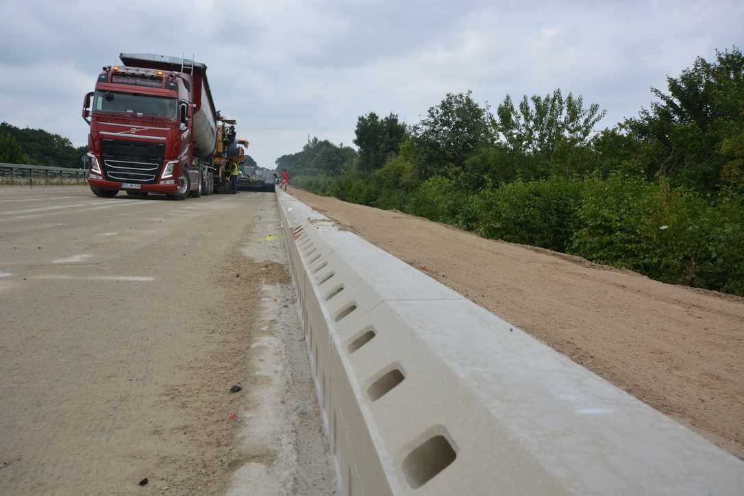 Straßenentwässerung: Zwei-in-eins-System beschleunigt Baustelle auf der A21