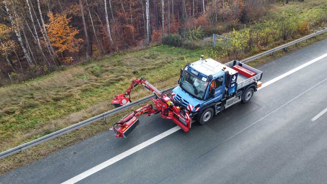 Mercedes-Benz testet Unimog Prototyp mit Wasserstoff-Verbrennungsmoto