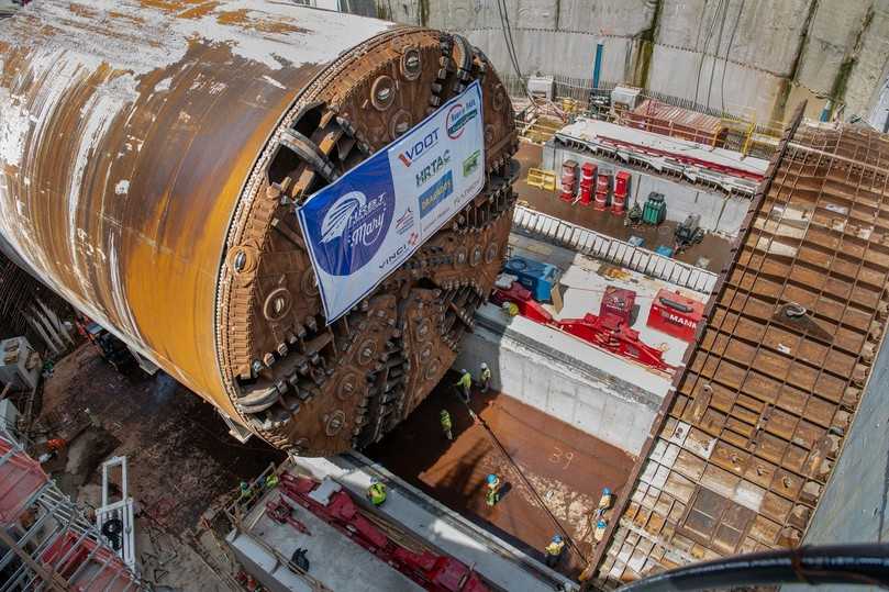 Bereit für den Rückweg: Die Schildmaschine hat ihre 180-Grad-Wende geschafft. | Foto: Max Wild