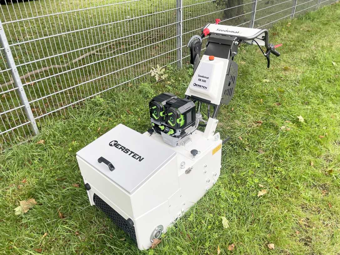 Seedomat e: Elektrische Rasenpflege von Kersten Arealmaschinen mit EGO-Motor