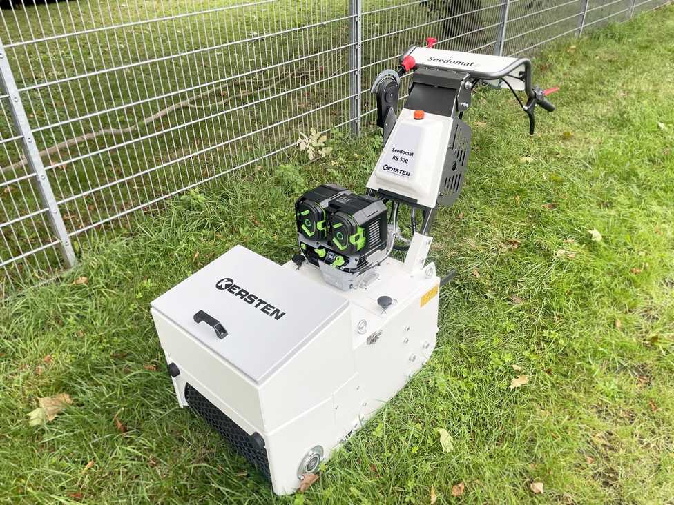 Seedomat e: Elektrische Rasenpflege von Kersten Arealmaschinen mit EGO-Motor