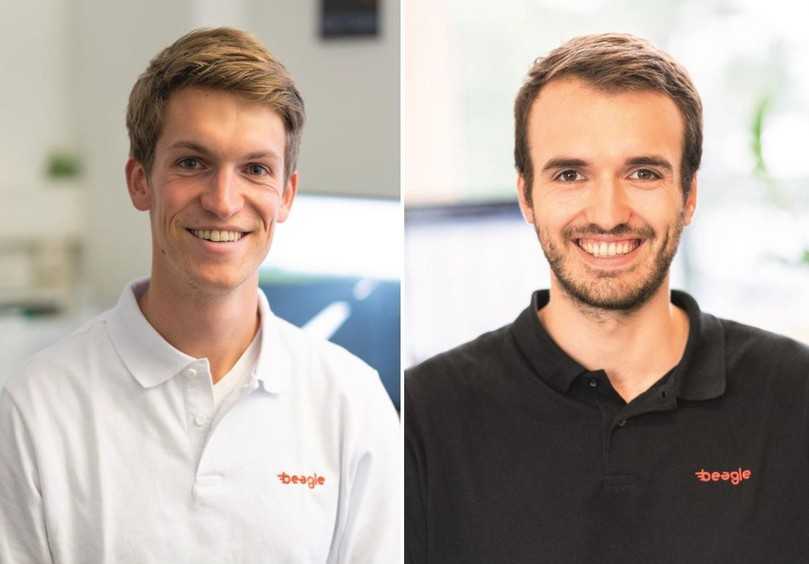 Autoren:
Oliver Lichtenstein (l.) ist Geschäftsführer und Mitja Wittersheim COO der Beagle Systems GmbH. Das 2019 gegründete Unternehmen ist spezialisiert auf die Durchführung von Langstreckenflügen per Drohne, beispielsweise zur Überwachung von Infrastrukturanlagen wie Stromnetze und zu Transportzwecken. Beagle Systems baut sämtliche Drohnen für die oft sehr spezifischen Aufgaben selbst und bietet deren Einsatz als Dienstleistung an. | Foto: Beagle Systems