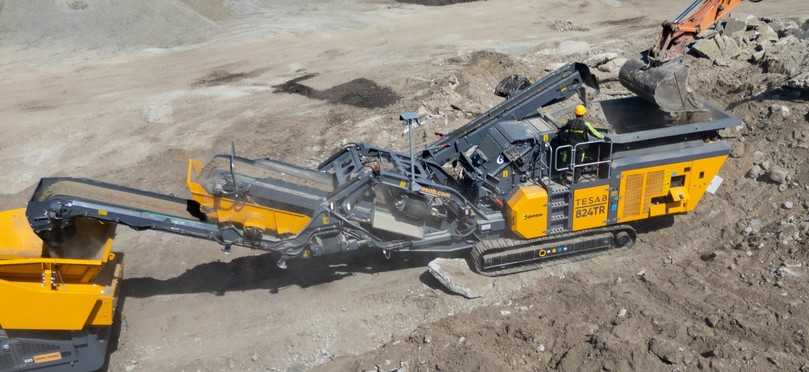 Der mobile Prallbrecher Tesab 824TR ist ein kompakter Allrounder für Asphaltrecycling, Bauschuttaufbereitung oder Materialverarbeitung direkt auf der Baustelle. | Foto: Teufelsmoor Baumaschinen