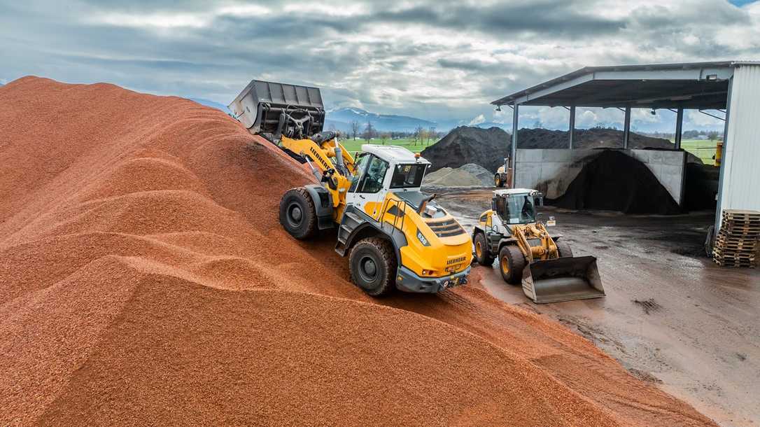 Liebherr: Radlader unterstützen bei Grüngut-Verwertung Liebherr: Radlader unterstützen bei Grüngut-Verwertung
