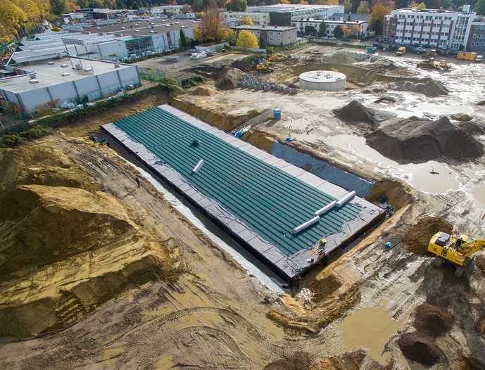 Drei Regenwasserrückhalteanlagen mit einer Fläche von ca. 51.000 m2 sind in Gladbeck unterirdisch auf dem Gelände des Baumarkts mit Gartencenter und Baustoffhandel verbaut. | Foto: Stewes