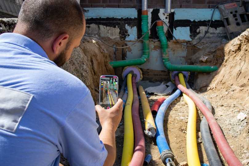 Der Monteur erfasst den kompletten Hausanschluss inklusive Fotodokumentation. | Foto: Mettenmeier