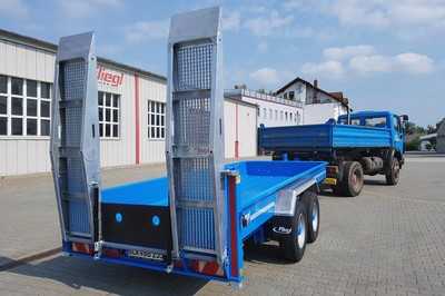 Fliegl Tandem-Tieflader transportiert fast alles