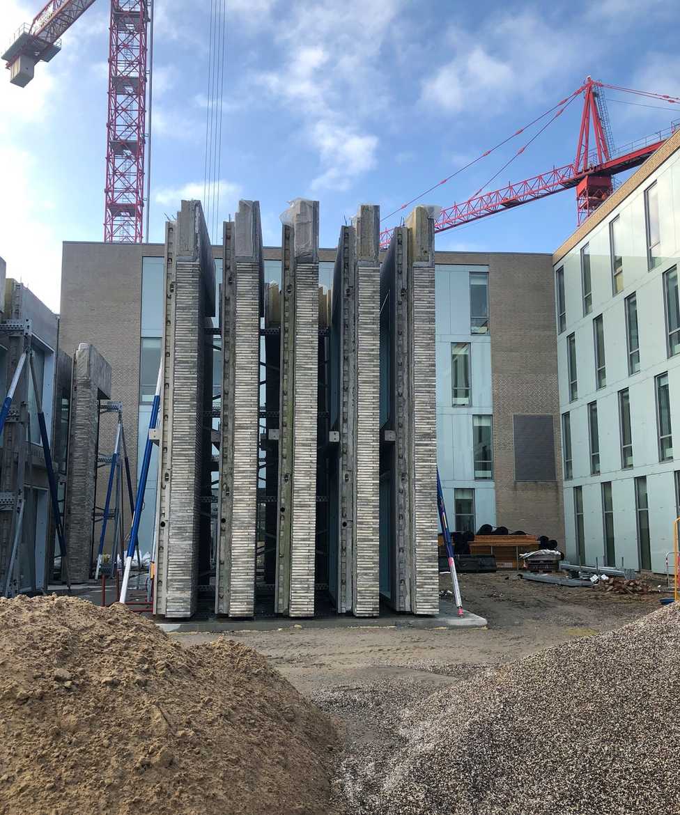 Bauprojekt Incuba Next Aarhus: Spezialgestell verwahrt 13 Meter hohe Wandelemente