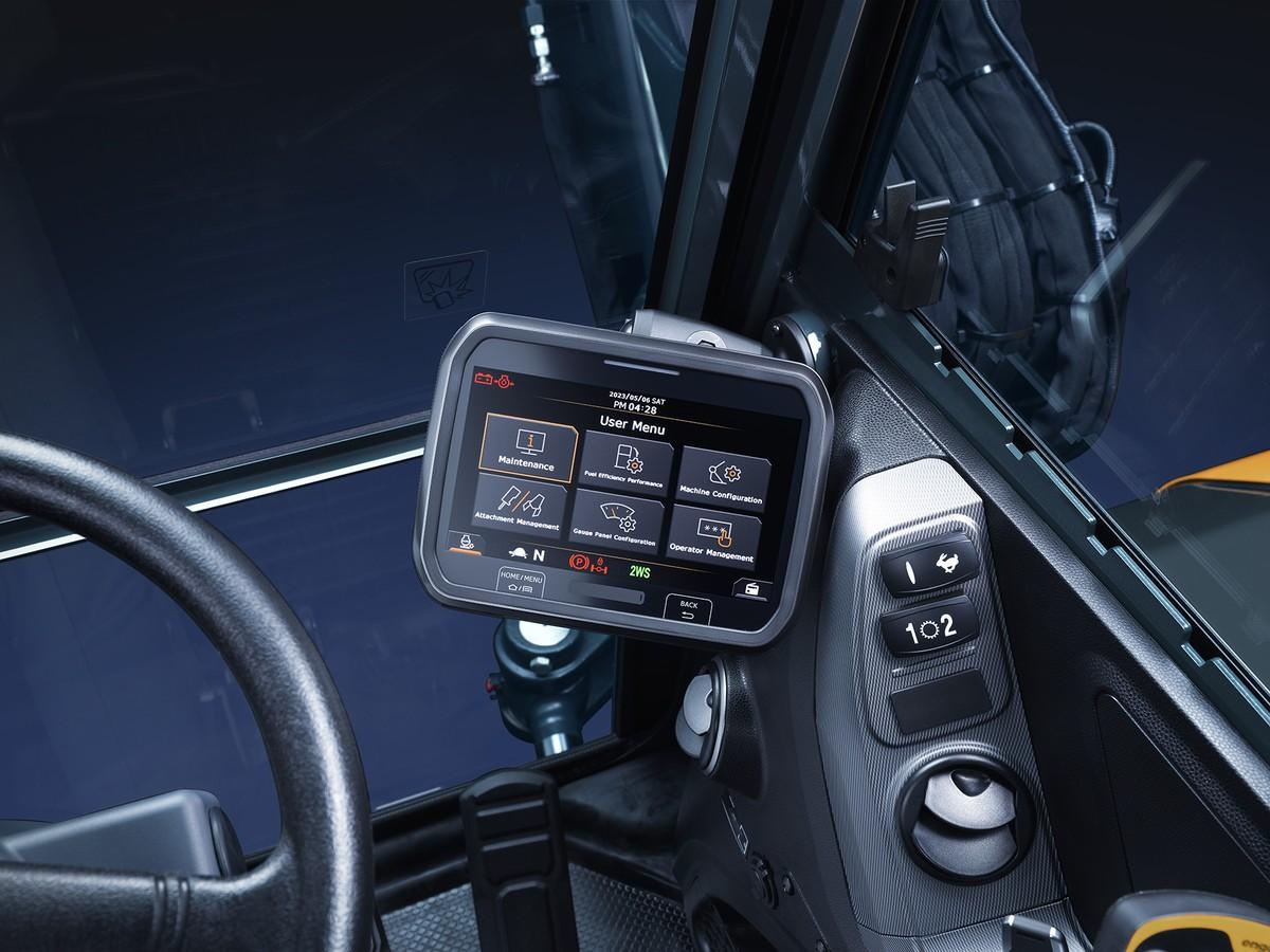 Auch der HW100A Mobilbagger hat den aus den größeren Hyundai-Maschinen der Baureihe A bekannten 8-Zoll-Touchscreen. Hier können alle Betriebsdaten des Baggers eingesehen und sämtliche Funktionen gesteuert werden. | Foto: HD Hyundai