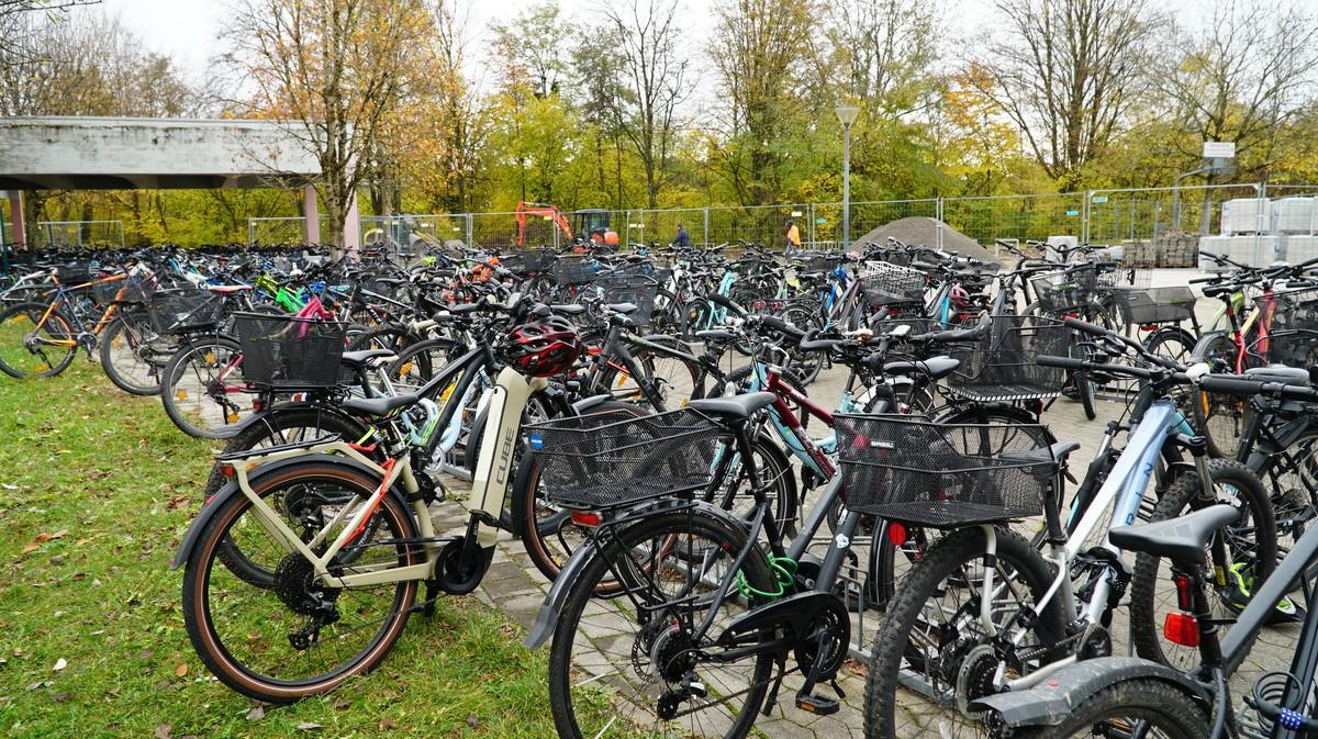 Im kommenden Frühjahr soll das Parkchaos hier ein Ende haben. | Foto: Schöppler/Mahrholdt