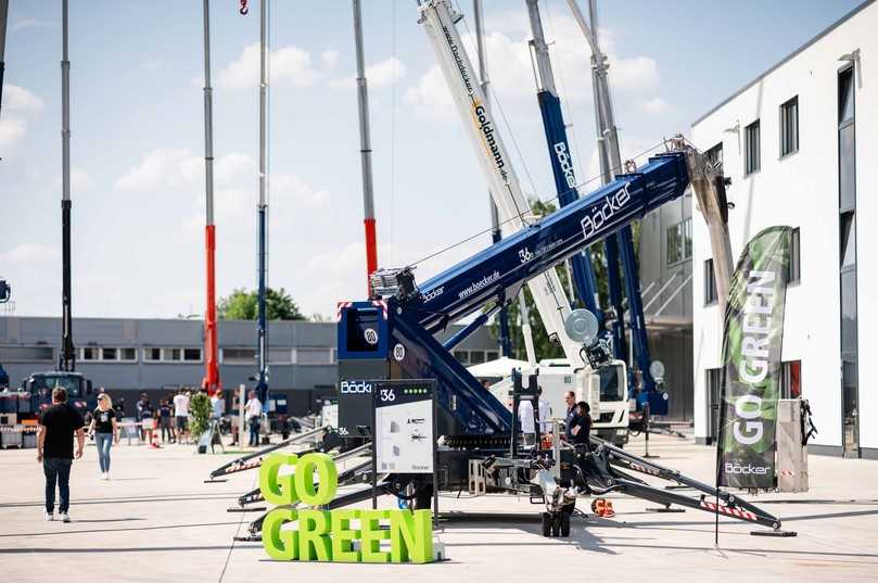 Der der Anhängerkran AHK 36e mit 230-Ladetechnik war eines der Highlights bei den Böcker Höhentagen | Foto: Oliver Schumacher I ImageKollekt