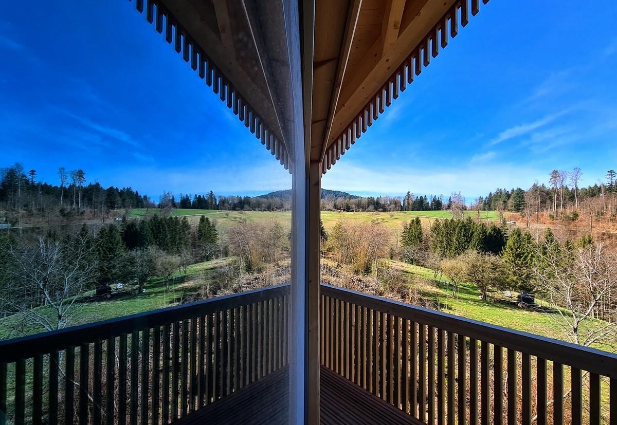 Fantastisch: Der freie Ausblick vom Laubengang aus auf das Tal | Foto: Sebastian Graubner