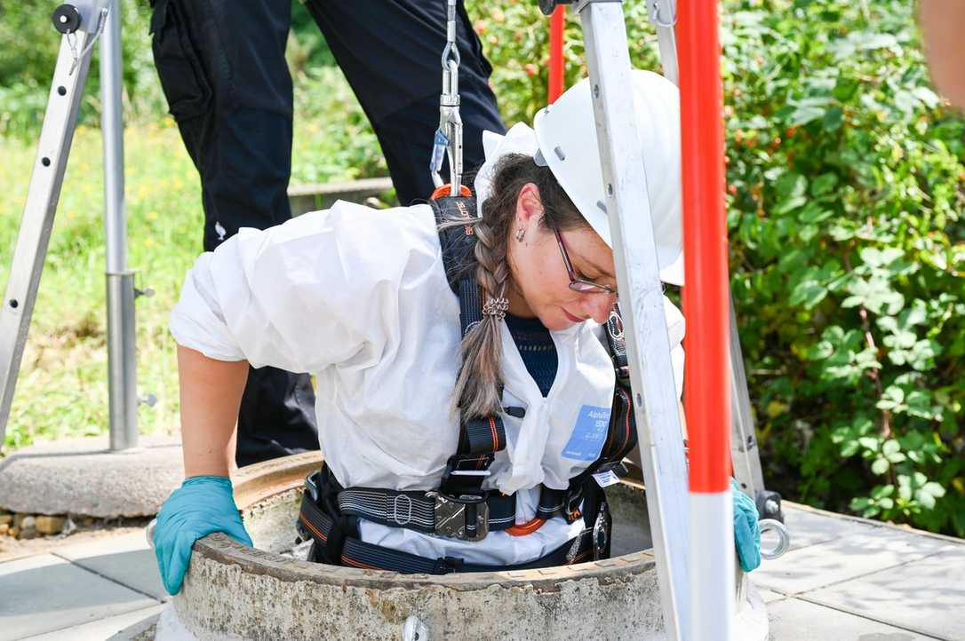 IKT-Schulung Arbeitssicherheit im Kanal: Üben, bis jeder Handgriff sitzt IKT-Schulung Arbeitssicherheit im Kanal: Üben, bis jeder Handgriff sitzt