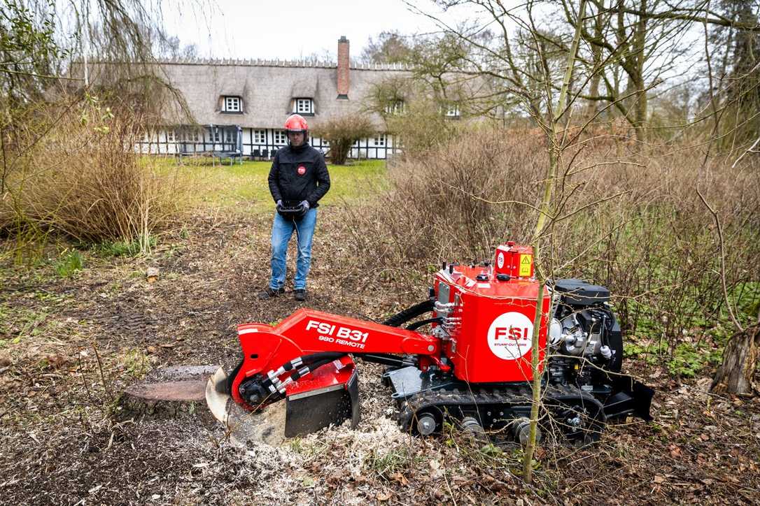 Neue Stubbenfräse mit Fernsteuerung und Auto-Pilot Neue Stubbenfräse mit Fernsteuerung und Auto-Pilot