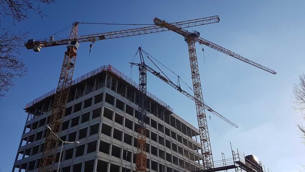 Bauhauptgewerbe: Tarifrunde 2021: IG Bau will Nachbesserung beim Arbeitgebervorschlag