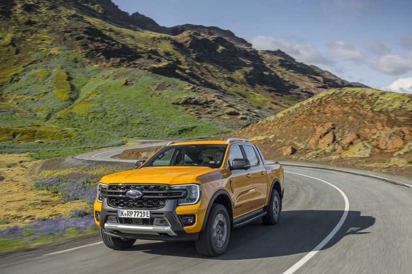 Das digitalisierte Coc.kpit besticht durch 8“-Fahrerinfodisplay und vertikalem 12“-Touchscreen für Kommunikation und Entertainment | Foto: Ford Pro Das digitalisierte Coc.kpit besticht durch 8“-Fahrerinfodisplay und vertikalem 12“-Touchscreen für Kommunikation und Entertainment | Foto: Ford Pro