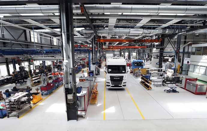 Im MAN eMobility Center in München werden die Abläufe der Serienfertigung von E-Lkw geprobt. | Foto: MAN Truck & Bus