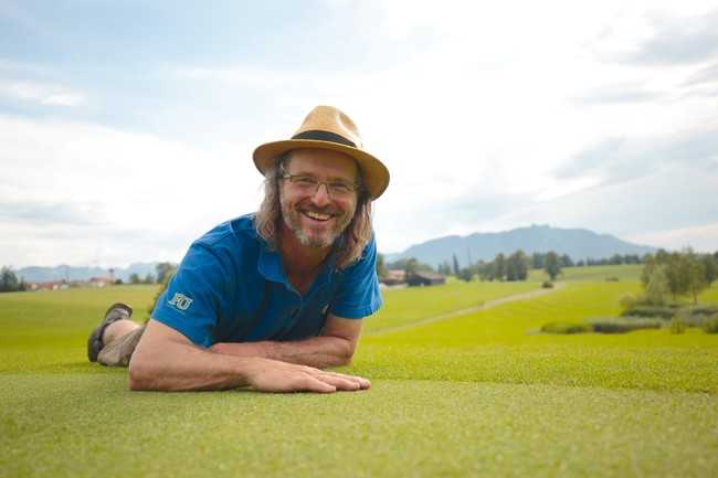 Manfred Beer, Head-Greenkeeper beim Golfclub Isarwinkel: „Es macht einfach Spaß, zu sehen, wie sich Dinge über Jahre entwickeln.“ | Foto: Manfred Beer