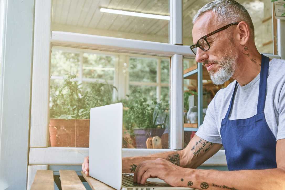 Wo sich der GaLaBau im Internet informiert: B_I galabau online für Profis und Heimwerker