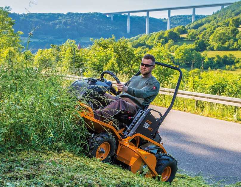 Hohes Gras und zugleich ein anspruchsvolles Gelände: Bei diesen Einsätzen sind die Mäher von AS-Motor in ihrem Element. | Foto: AriensCo