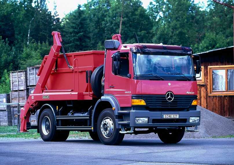 Mercedes-Benz Atego 1823 als Absetzkipper aus dem Jahr 1998. | Foto: Daimler Truck AG