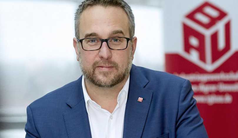 „Nach meinem Eindruck wollen sich HDB und ZDB aus verantwortungsvoller Tarif- und Sozialpolitik verabschieden. Für die Bauwirtschaft insgesamt ist das keine gute Entwicklung.“ Carsten Burckhardt, IG Bau | Foto: IG Bau/Alexander Paul Englert