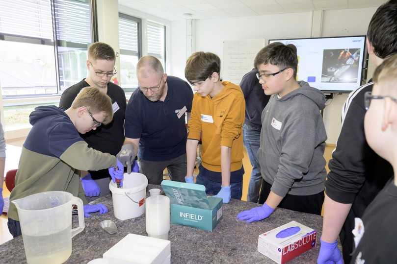 Die Schüler erhielten im  Rahmen der Projekttage wertvolle Einblicke aus Expertensicht. | Foto: Kuhl Frenzel