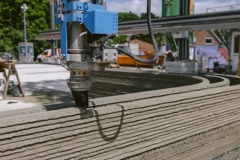 3D-Druck in Selsingen: Schicht für Schicht entsteht die Wand aus Spezialmörtel. | Foto: Matthäi-Gruppe/PERI 3D Construction 3D-Druck in Selsingen: Schicht für Schicht entsteht die Wand aus Spezialmörtel. | Foto: Matthäi-Gruppe/PERI 3D Construction