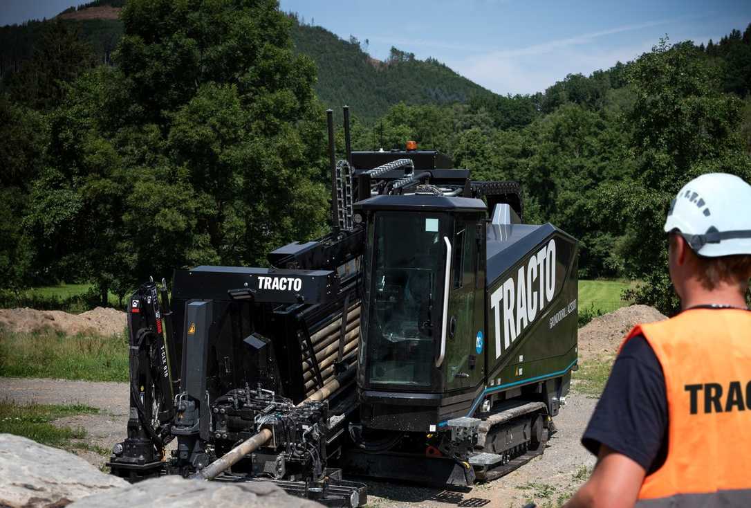 Tracto auf der Nordbau 2023 mit HDD-Spülbohranlage Grundodrill ACS300