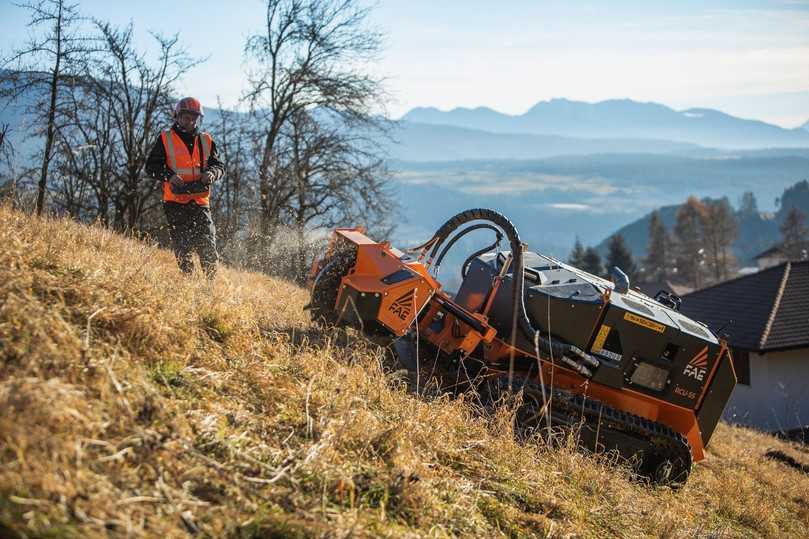 Die Maschine ist in der Lage, an Hängen mit einer Neigung von bis zu 55 Grad zu arbeiten | Foto: Fae Group Die Maschine ist in der Lage, an Hängen mit einer Neigung von bis zu 55 Grad zu arbeiten | Foto: Fae Group