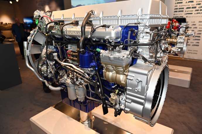 Den neuen D17A-Motor gibt es in drei Leistungsstufen mit 600, 700 und 780 PS. | Foto: QUATEX