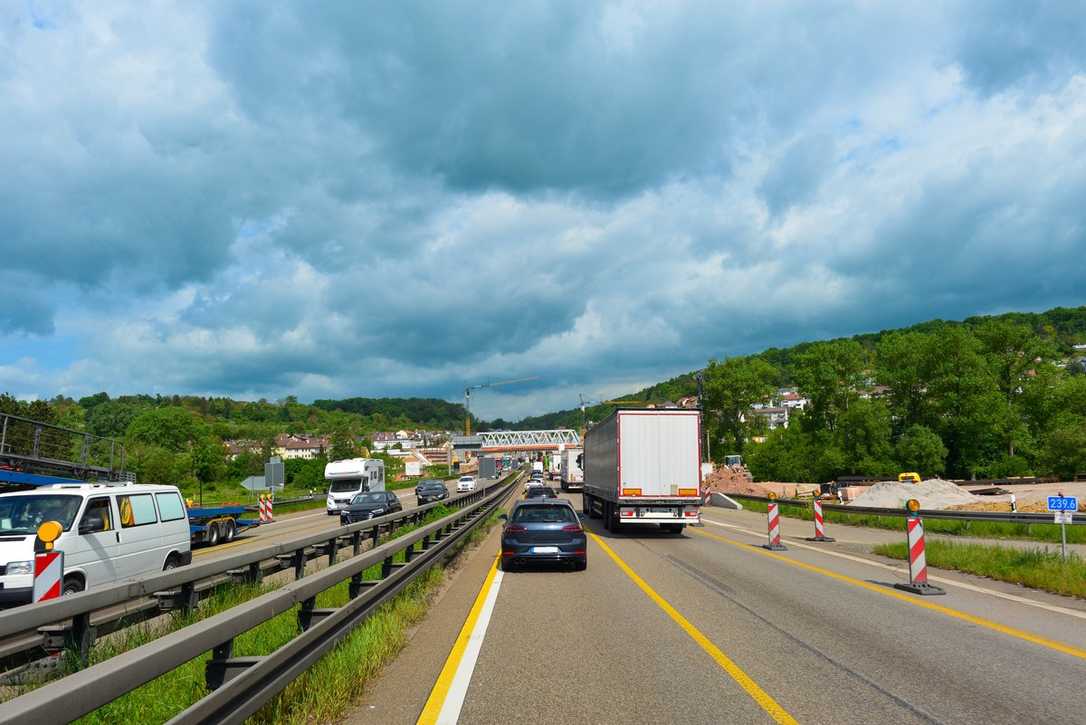 Autobahn-Ausschreibungsstopp 2025: Bauindustrie warnt vor Stillstand Autobahn-Ausschreibungsstopp 2025: Bauindustrie warnt vor Stillstand
