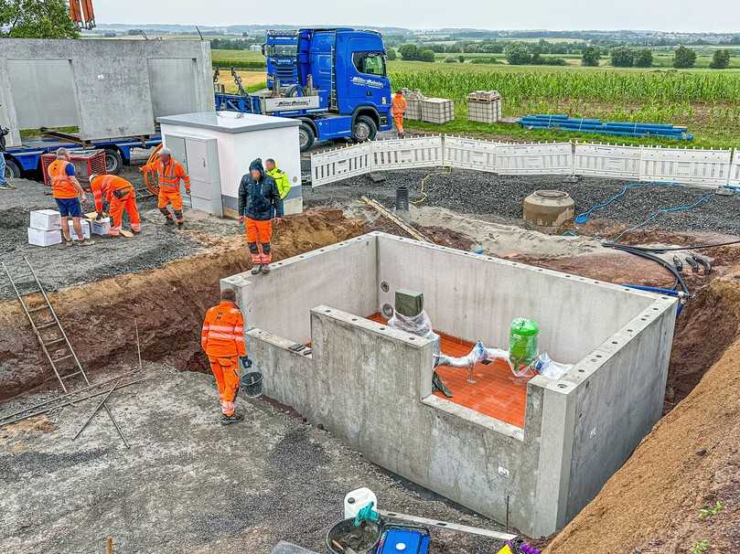 Die Montage der Betonfertigteile erfolgte an nur einem Tag. | Foto: Finger Baustoffe GmbH