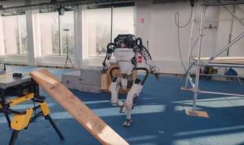 Ein humanoider Roboter als Bauhelfer?