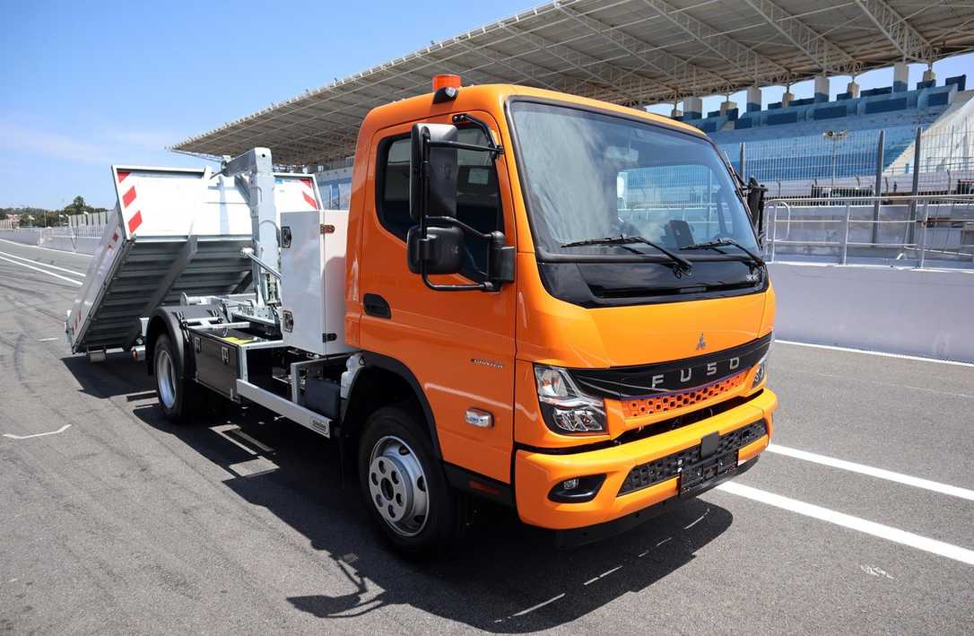 Fuso eCanter im Test: Was bringt der Allrounder für den GaLabau