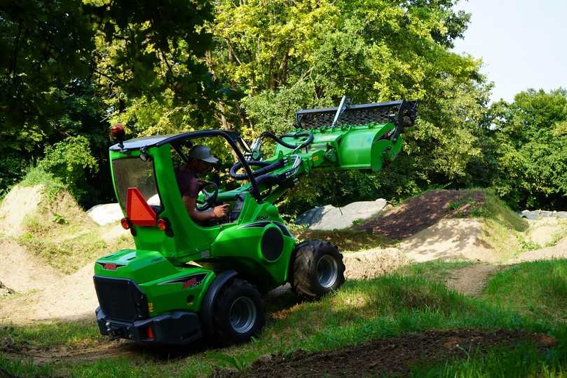 Der Avant 650i mit Umkehrfräse ist geeignet für die Arbeit in Dirtparks. | Foto: Beutlhauser Holding GmbH