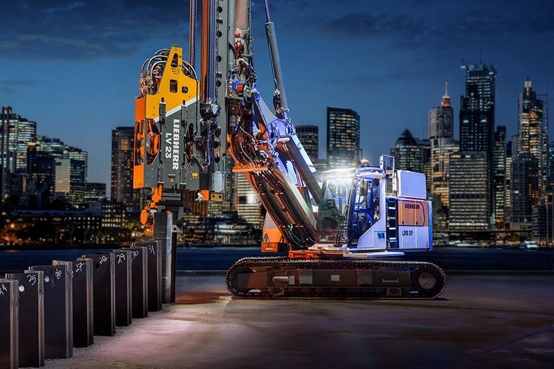 Auf der Nordbau stellt Liebherr die LRB 19 vor – ein Multitalent für Bohren, Rammen und Mischen. Der neue Hochfrequenzrüttler LV 23 sorgt für Tempo und Präzision. | Foto: Liebherr