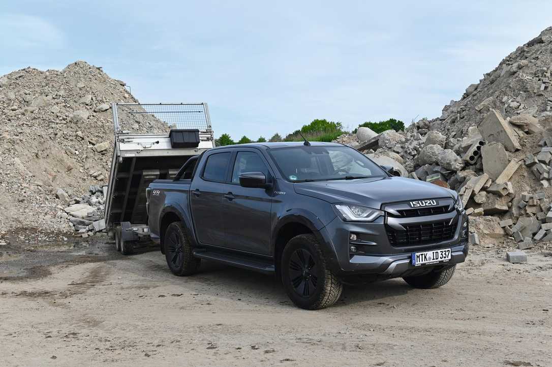 Praxistest 2021: GaLaBau-Profis testen neuen Pick-up Isuzu D-Max 