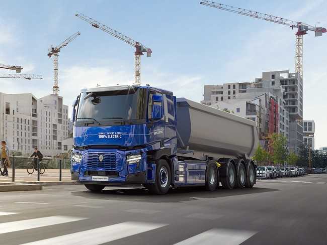 Der Renault Trucks E-Tech C als Sattelzugmaschine eignet sich dank verschiedener Nebenabtriebe aus als Kippsattel. | Foto: Renault Trucks