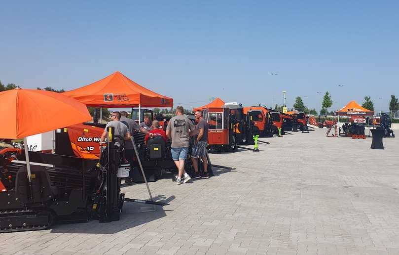 Im Rahmen der Roadshow konnte das gesamte Maschinenspektrum von Ditch Witch nicht nur angesehen,… | Foto: B_I/zu Eulenburg