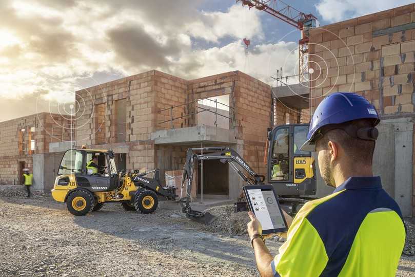 Mit der EMMA-App können Volvo-Kunden in Zukunft den Ladezustand ihrer elektrischen Baumaschinen überwachen. | Foto: Volvo CE