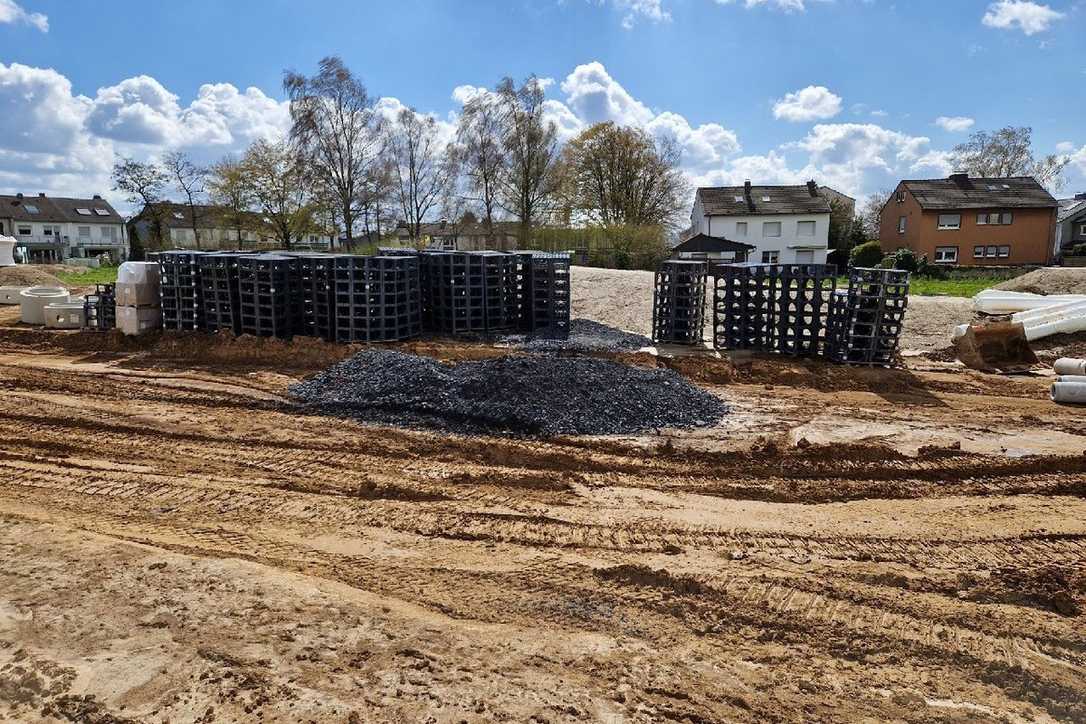 Ökologisch sinnvolle Regenwasser-Lösung für Neubaugebiet