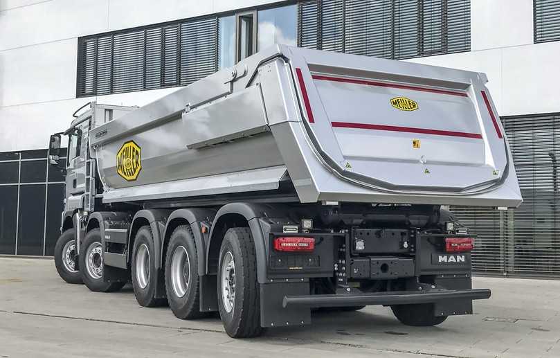 Der Meiller Hinterkipper P536 ist ein Generalist unter den Baufahrzeugen. | Foto: Meiller