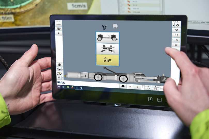 Moderne Fräser-Bedienung mit dem BP10X: komfortable Steuerung per Touchscreen. | Foto: Oliver Maier, bearbeitet Moderne Fräser-Bedienung mit dem BP10X: komfortable Steuerung per Touchscreen. | Foto: Oliver Maier, bearbeitet