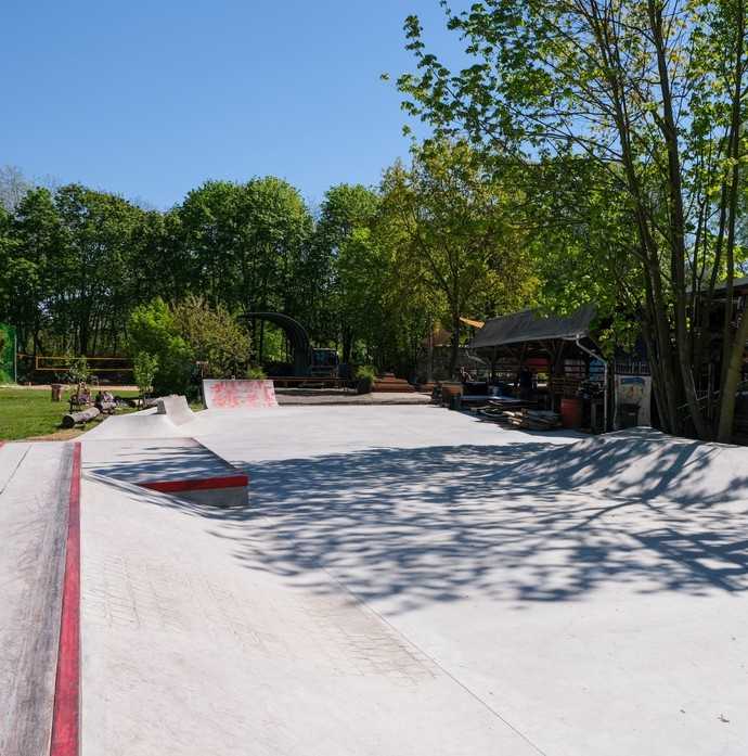 Der Mellowpark bietet verschiedene Skate- und BMX-Anlagen, darunter Rampen, Bowls und Street-Elemente. | Foto: YAMATO LIVING RAMPS