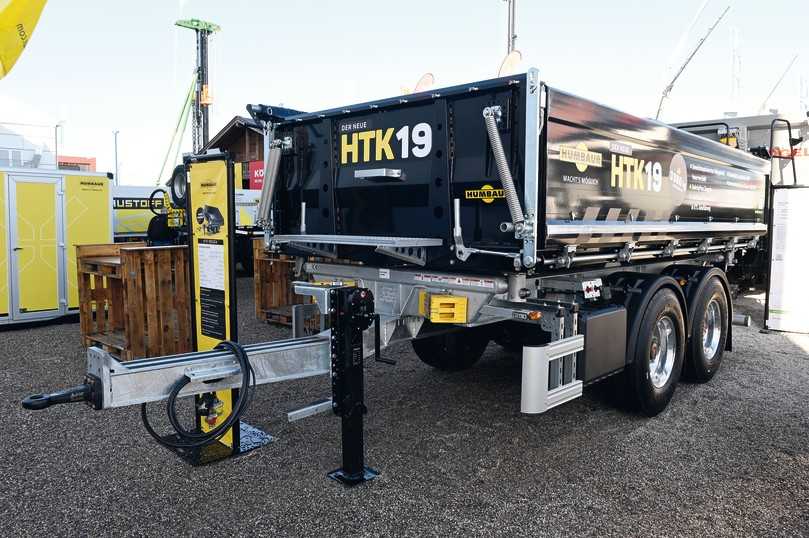 Humbaur zeigte auf der Bauma 2022 den gewichtsoptimierten Tandem-Kippanhänger HTK 19 für fast 15 t Nutzlast. | Foto: QUATEX